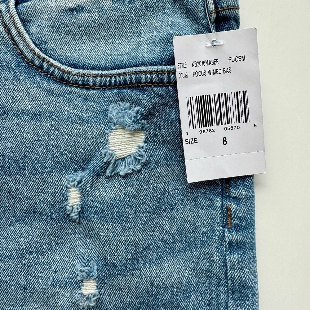 Kut from the Kloth Hailey Bermuda Shorts - Picture 6 of 15